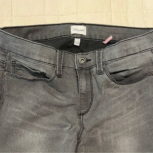 Women’s 7 (Juniors) Sneak Peak Grey distressed Skinny Stretch Jean